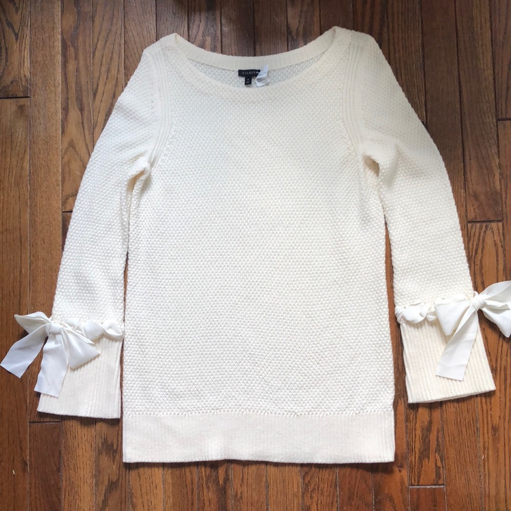 EUC Talbots knit lamb’s wool sweater with bow detail on sleeves Size M